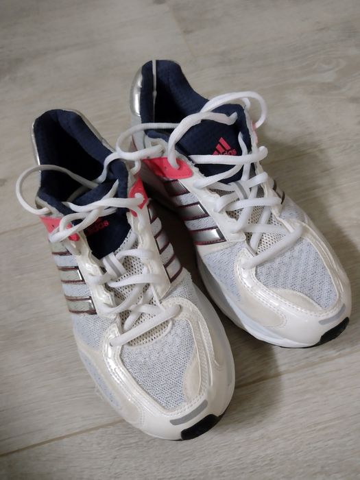 Дамски маратонки ADIDAS TERANOVA