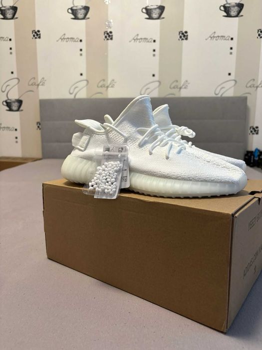 Yeezy 350 v2 White