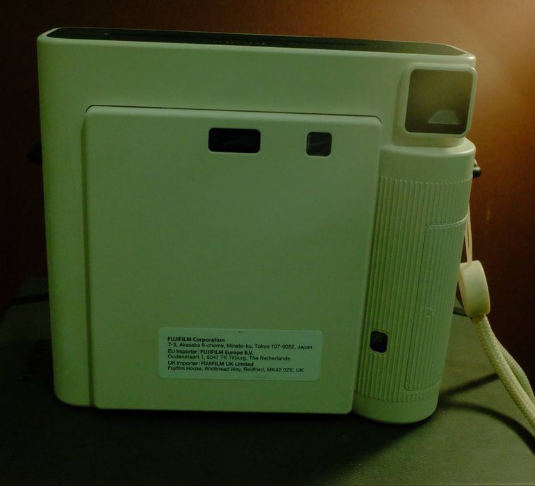 Полароид Instax SQ1