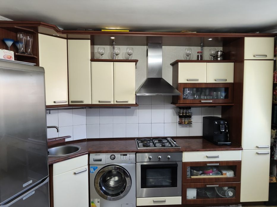 Кухонный гарнитур продам