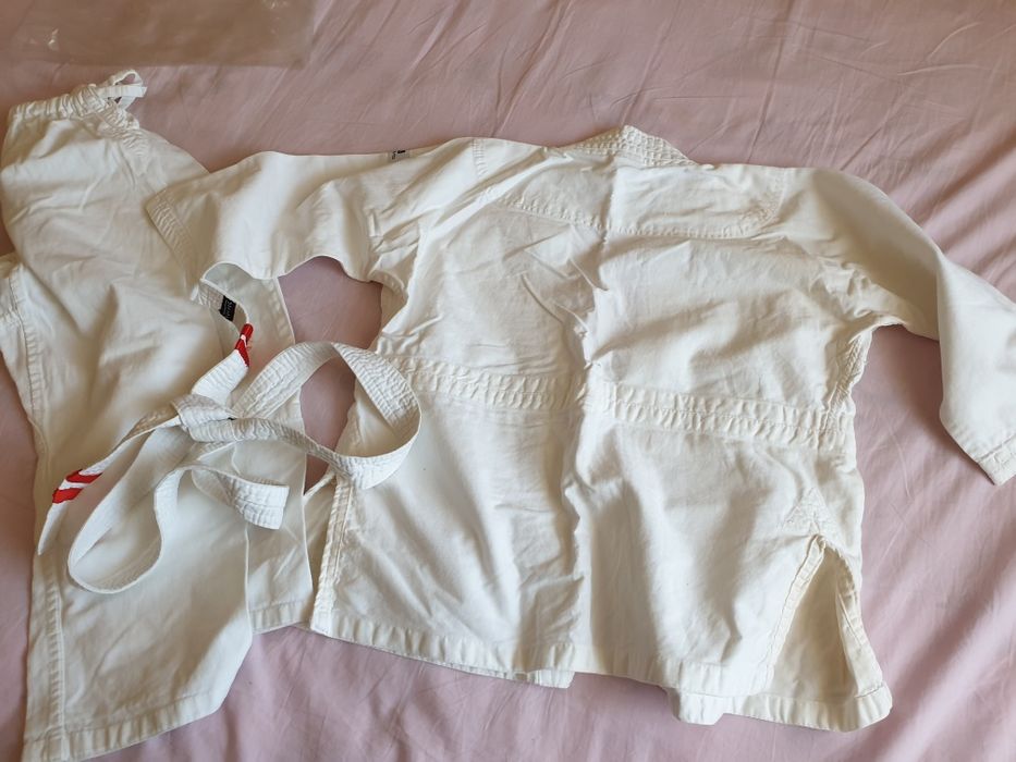 Продам кимоно для каратэ б/у