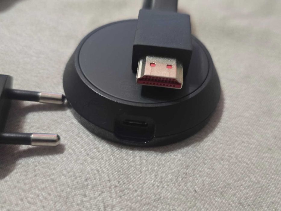 Google Chromecast Ultra 4K, HDR, Wi-Fi Dual-Band, Port Ethernet integrat, Negru