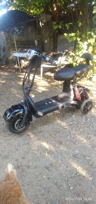 Vând Scuter electric
