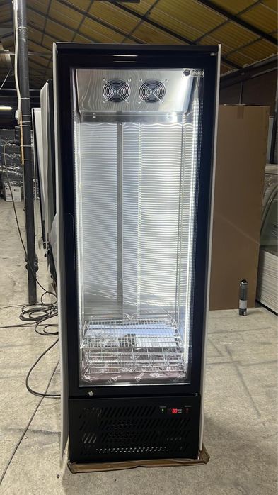 Vitrina ftigorifica verticsla prntru racoritoare cu led pe verticala