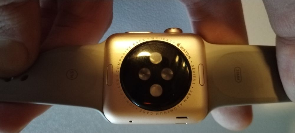 Продам Apple Watch series 1