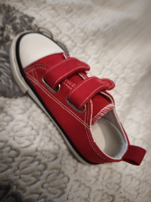 Детски червени кецове