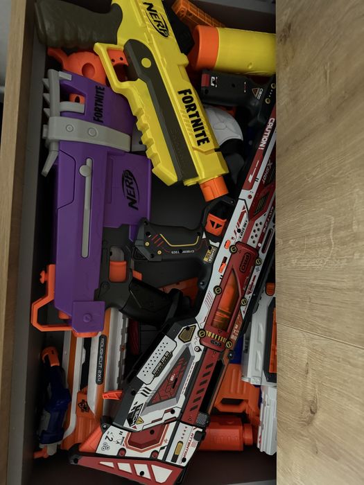 продам бластеры nerf