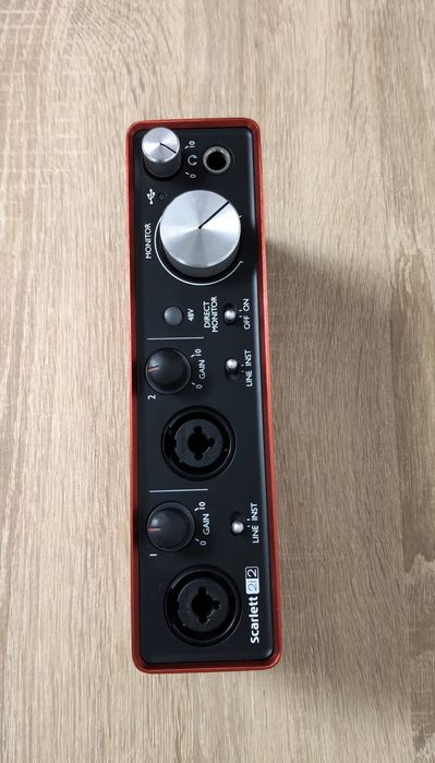 Kit Studio  Microfon Rode NT1 A - Interfata Focusrite Scarlett 2i2 Gen 2