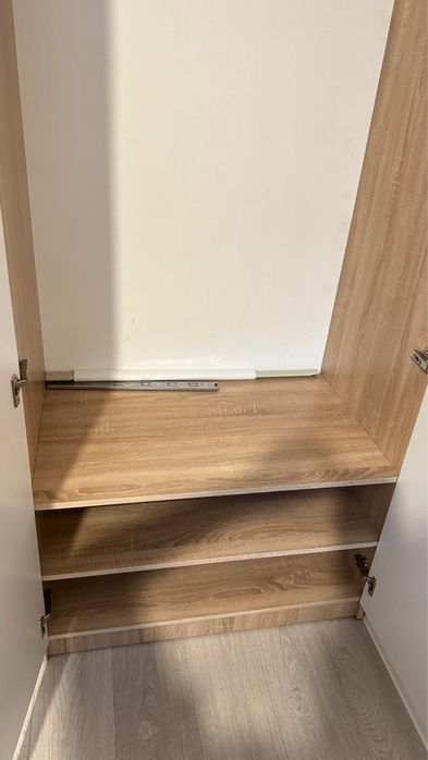 Большой шкаф и комод