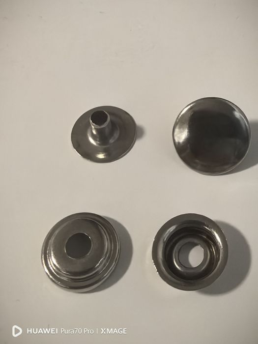 Продавам месингови копчета тик -так