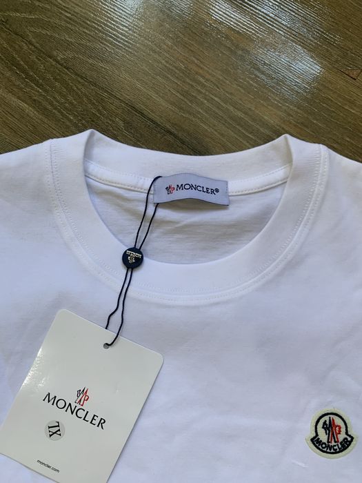 Футболка Moncler