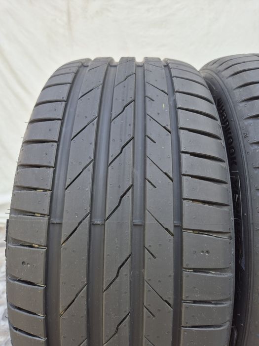 2бр 245 40 18 Hankook летни НОВИ