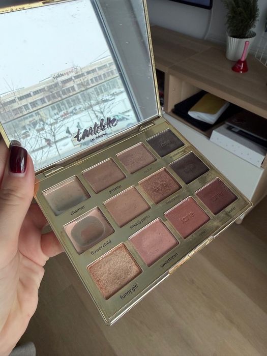 Paletă de farduri de pleoape, Tarte