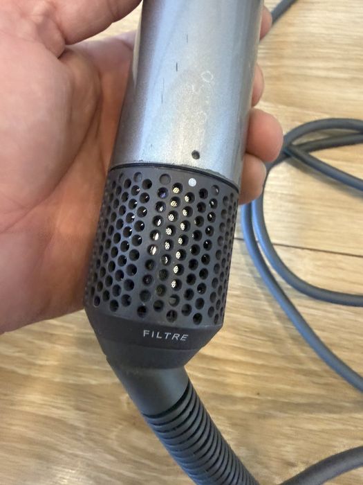 Сешоар Dyson за ремонт
