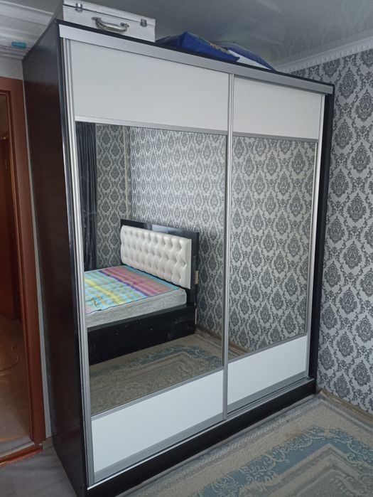 Продам спальный гарнитур