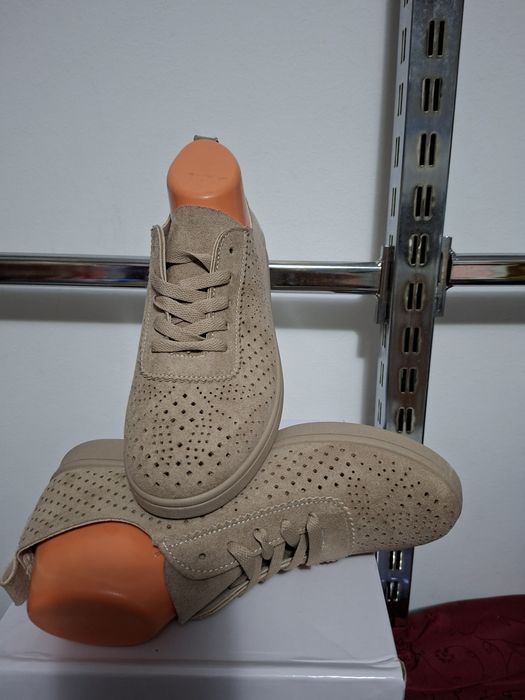 Încălțăminte sport damă cu talpă plată și flexibilă