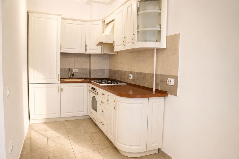 Vând apartament 2 camere LUX