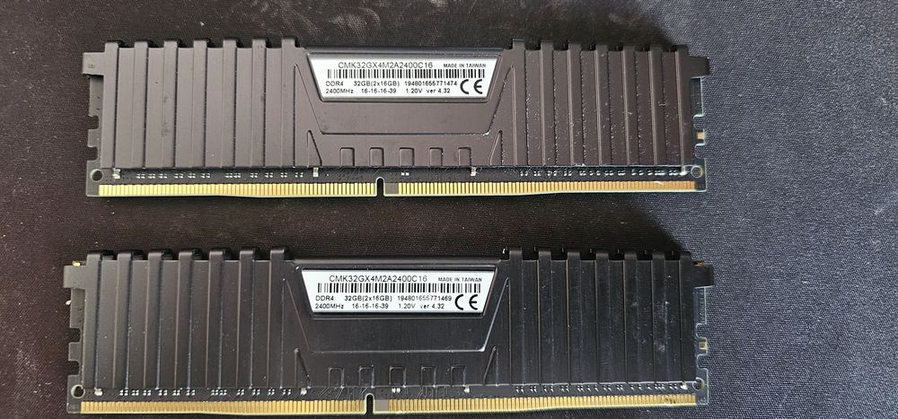 Memorie Corsair Vengeance LPX Black 32GB DDR4 2400MHz CL16 Dual Channel Kit