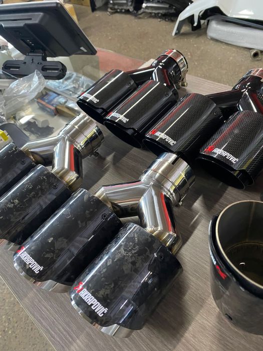 Akrapović насадка на бампер