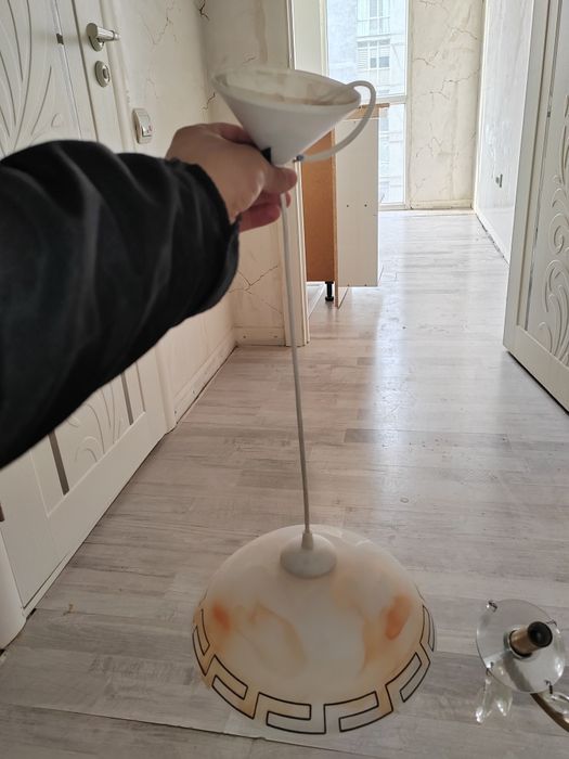 Продам люстры 3шт