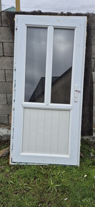 Продам дверь б/у