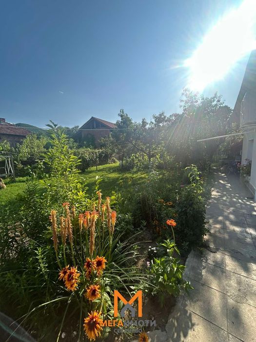 Продажба Къща гр. Севлиево - с. Бериево 280m² и двор 1800m²