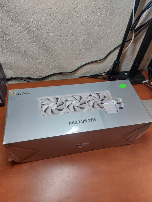 Cooler calculator, pe lichid,waterooling cu afisaj temperatura ,rgb silent 360 mm alb,sigilat cu folie,Ocypus  Iota L360,multi socket,1700,am5,etc.