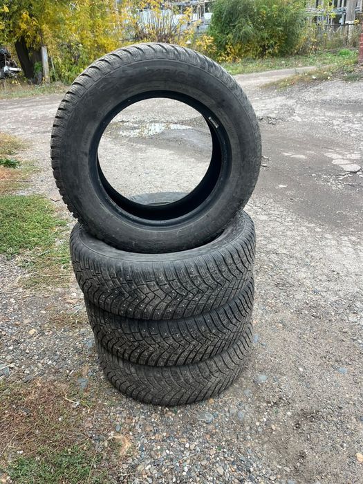 Продам шины 215/65/R16