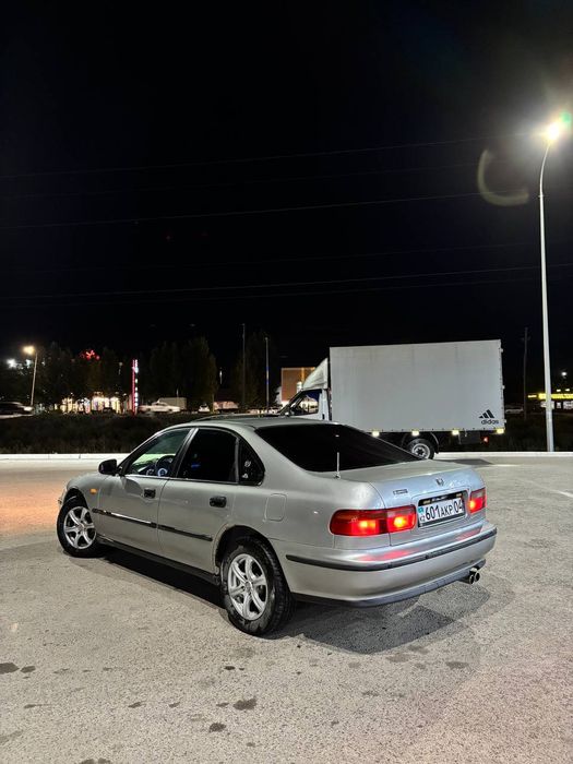 Машина Хонда аккорд