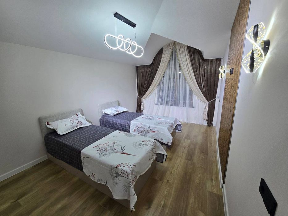 Продается 3х комнатная кв. 90м2. Геофизика.