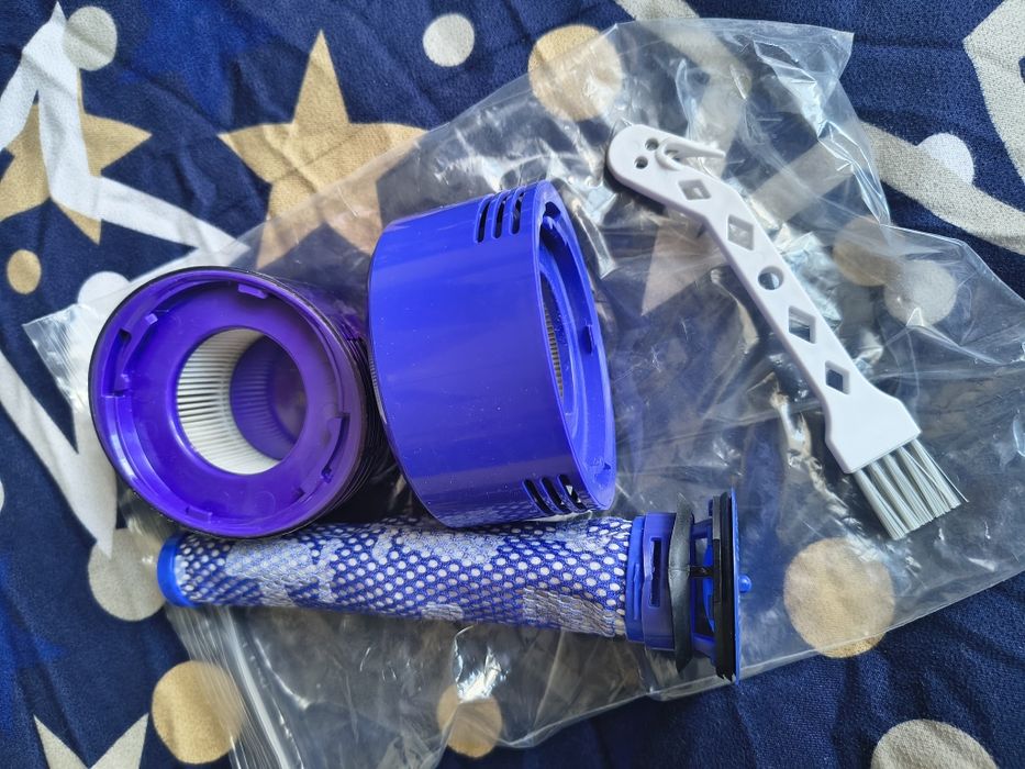 Dyson V8 2023 cu acumulator nou