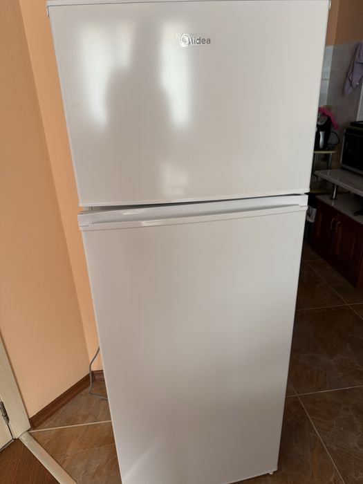 Самостоятелен хладилник Midea (MDRT294FGE01)
