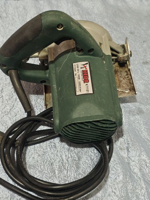 Церкулярка Кедр.