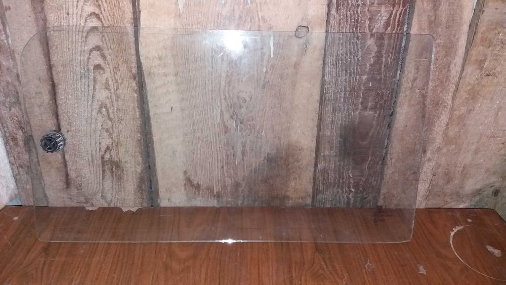 Продам боковые стёкла