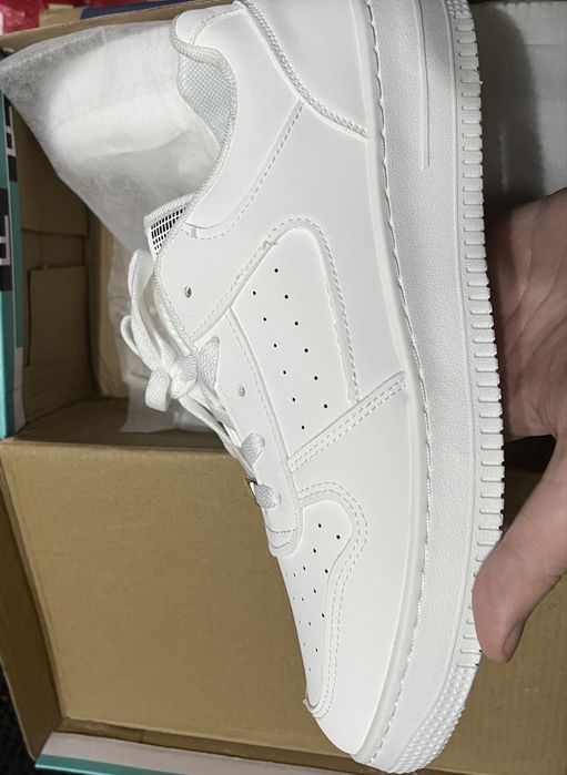 Кроссовки 41,42,43 размеров