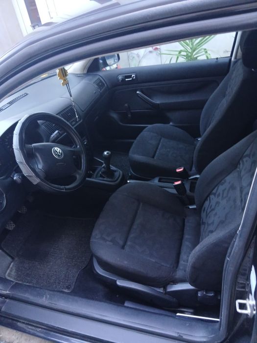 Vând Golf 4 benzină 1.4/16  valve