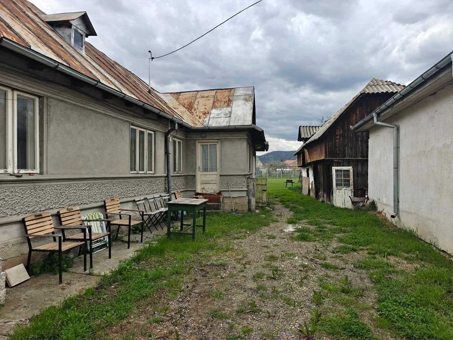 Casa + teren de vanzare