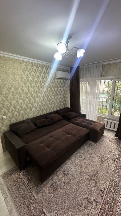 Отдам диван почти даром