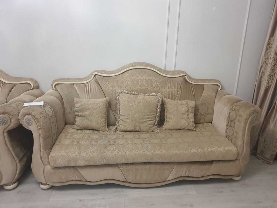 СРОЧНО ПРОДАМ два дивана раскладывающиеся за 50 000 тг