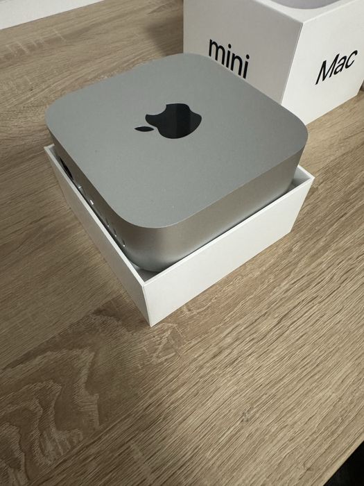 Mac mini with Apple M4 chip