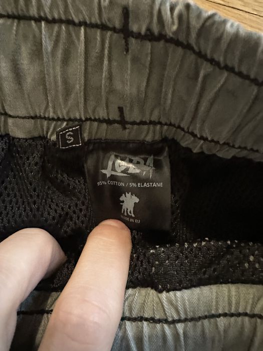 Къси панталони на LUDA