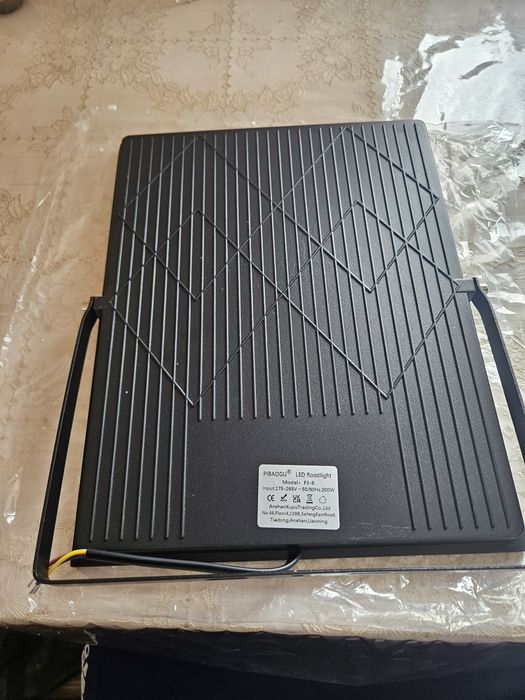 Лед прожектор 200W