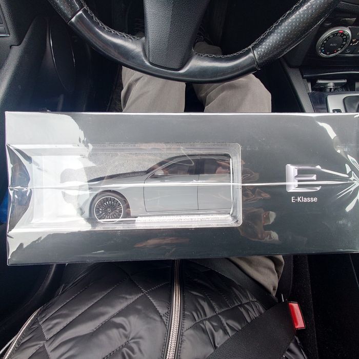 Mercedes E-class W 214 1:18