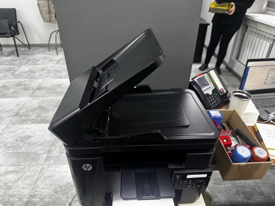 Принтер черно белый hp mfp m225dn