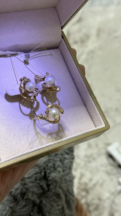 срочно продам золотой комплект