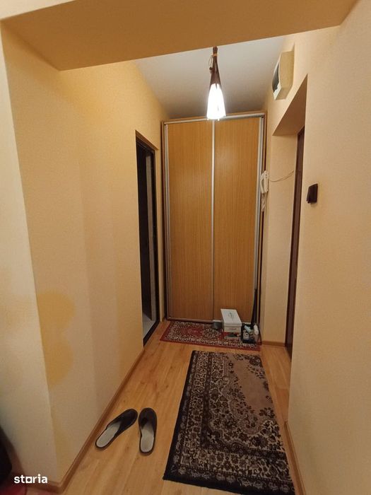 Apartament trei camere - Zona Școala Nr. 9 - 84 mp