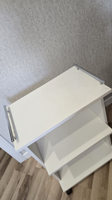 Продаётся помощник этажерка