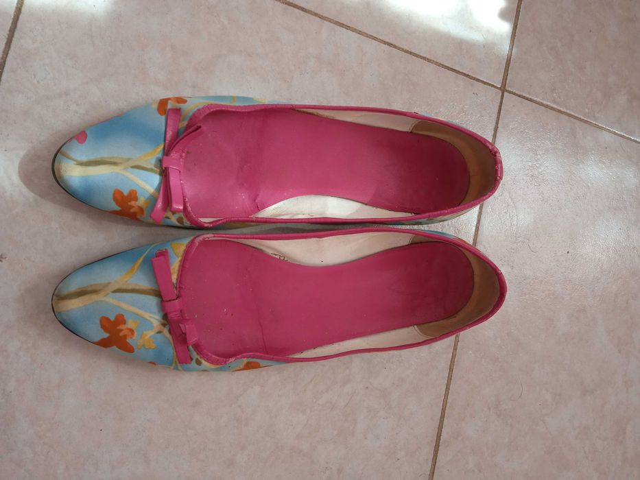 Дамски обувки. 10 €