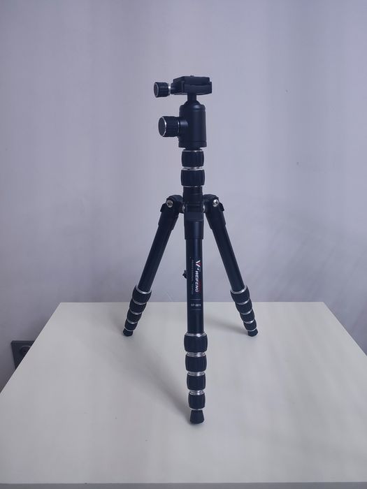 Штатив для фотоаппарата.