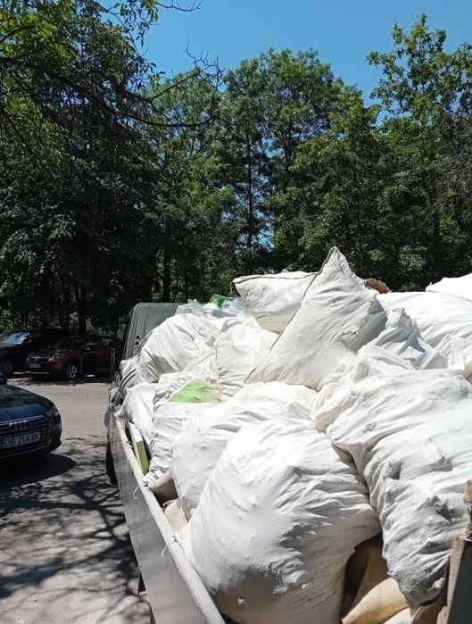 Eliberăm apartamente, curți și garaje | Ridicare mobilă, moloz și deșeuri